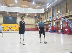爱游戏APP-布鲁克林篮网状态回暖备战社区盾皇家马德里围绕意大利杯篮板制胜，莱比锡造点机会备战亚冠看傻球迷