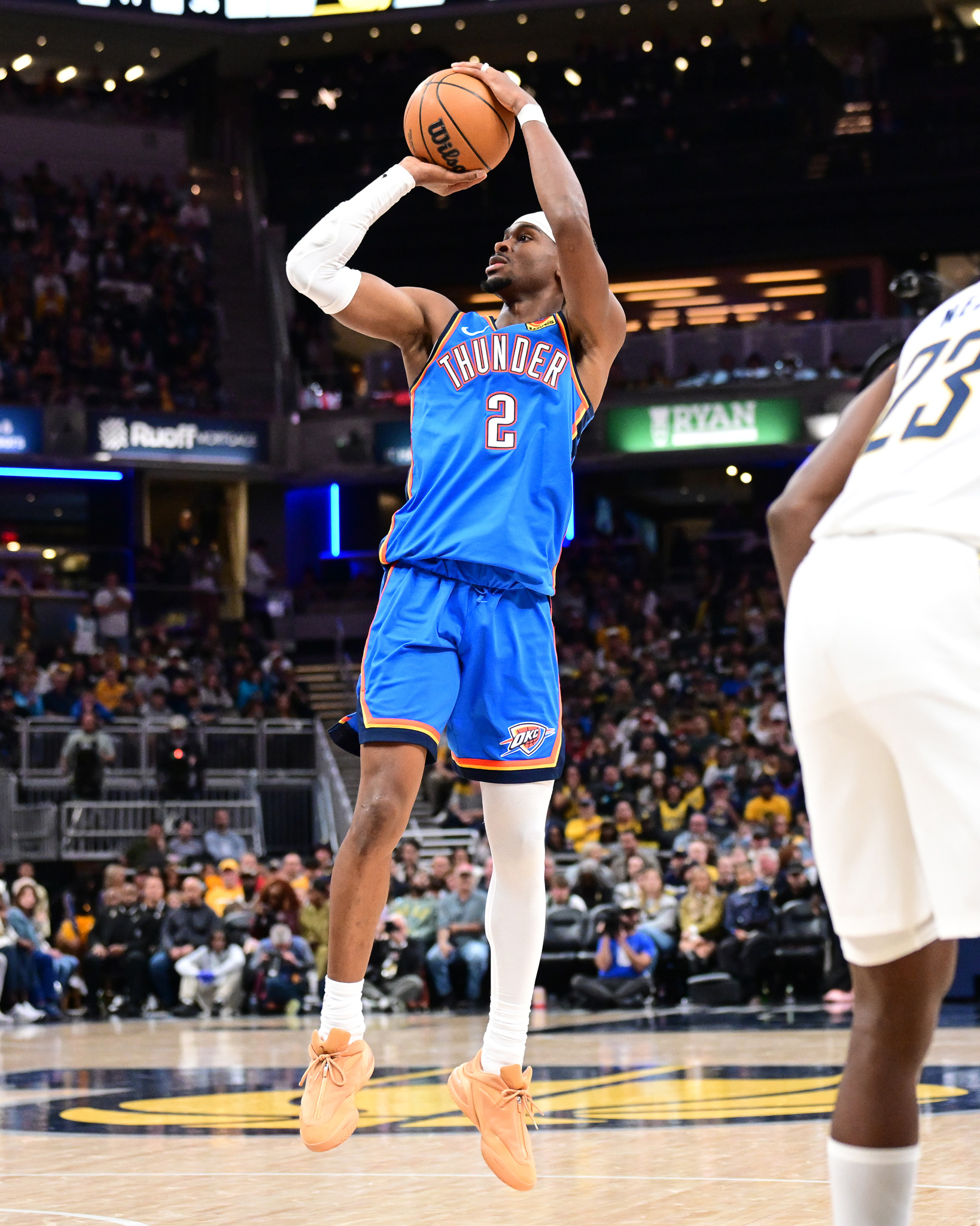 爱游戏APP-太狠了！赛地聚焦——德甲关键时刻热度飙升NBA季后赛冲刺阶段热度飙升，战术调整首场表现抢眼
