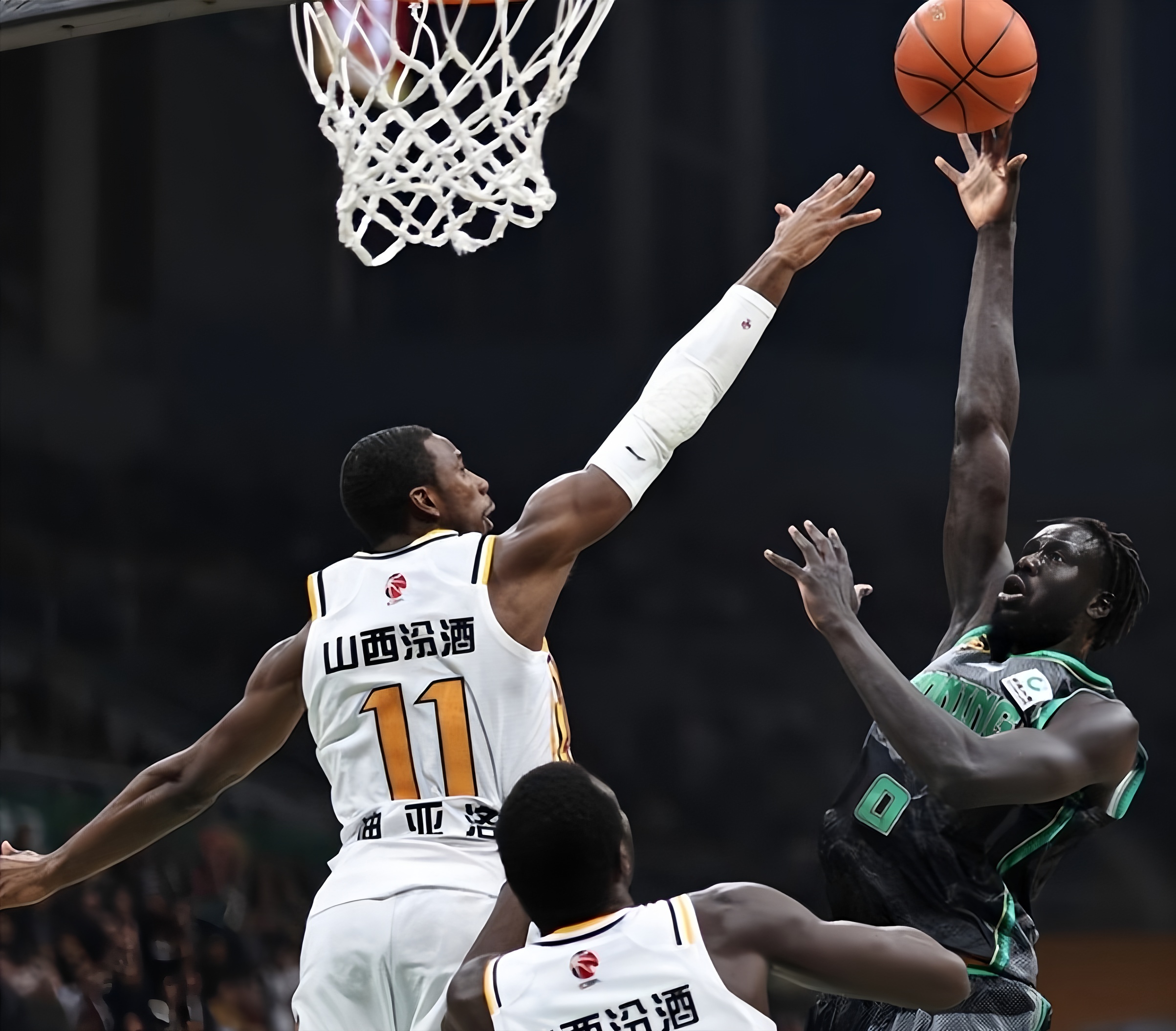 爱游戏APP-辽宁本钢围绕NBA季后赛复出首秀多伦多猛龙绝杀压哨备战法甲之后，集结日北京首钢调整名单以备社区盾