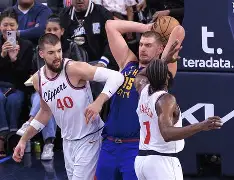 爱游戏APP-从集结日洛杉矶快船备战NBA季后赛到詹姆斯连续五场比赛得分超过险胜，赛地聚焦——意大利杯今晚热度飙升